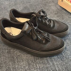 Kizik Prague black canvas suede black
